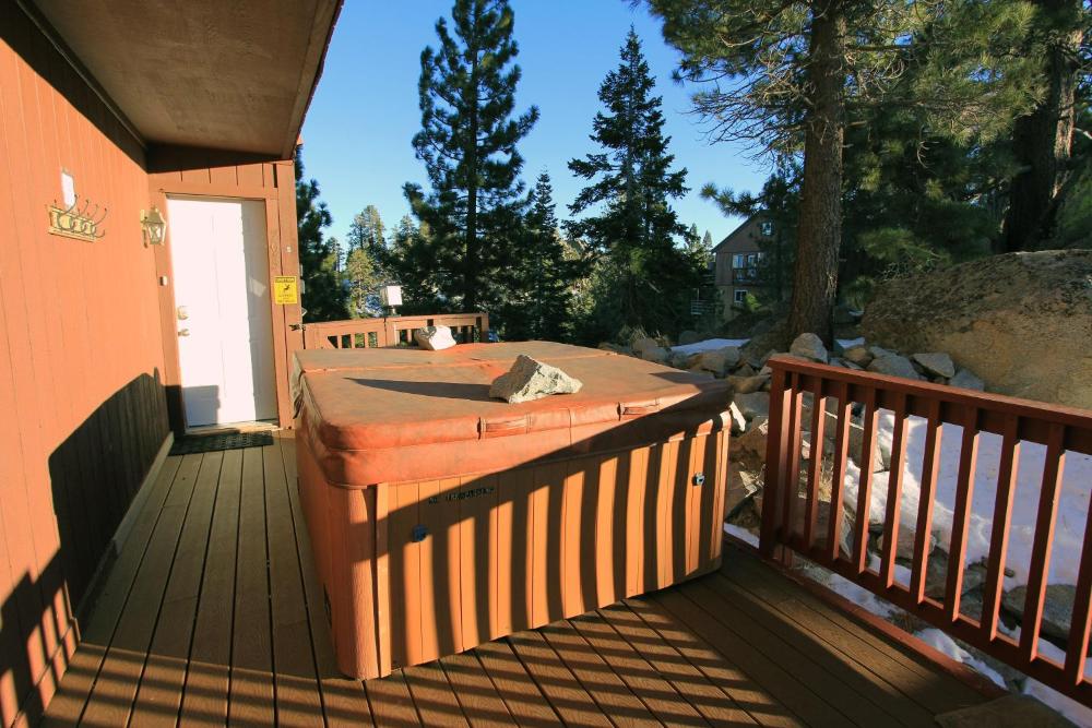 Lakescape condo